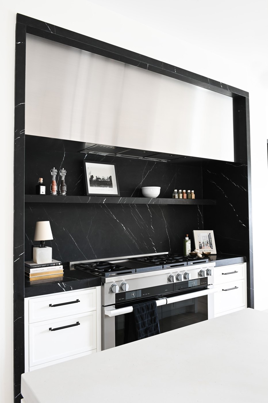 Ferme Moderne — range and marble