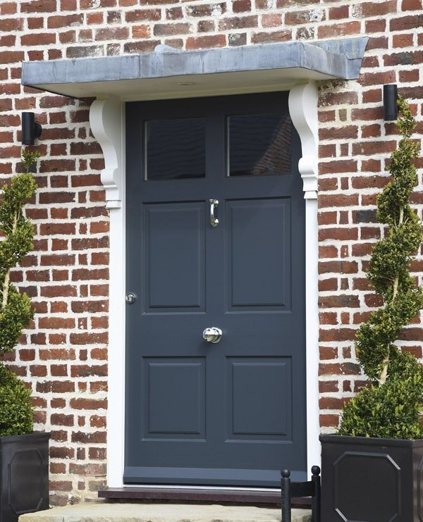 The entrance, considered. Door hardware by @crofthardware, made in England.